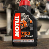 MOTUL 7100 10W-40 4-Takt-Motoröl, 4 x 1 l oder 1 x 4 l 